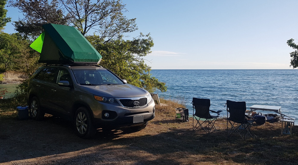 Sunset views with our spaceship, or more boringly known as a rooftop-tent.